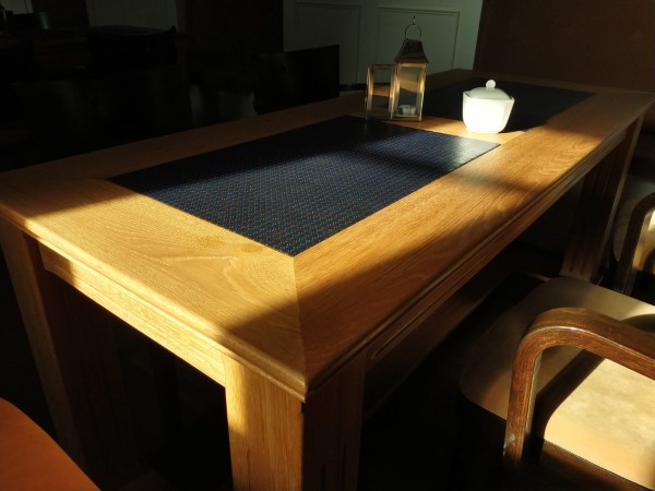 Kleiner Tisch: Detail Tisch